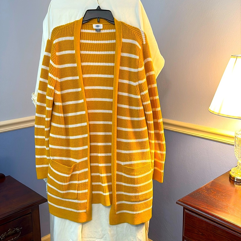 Women’s old navy sweater